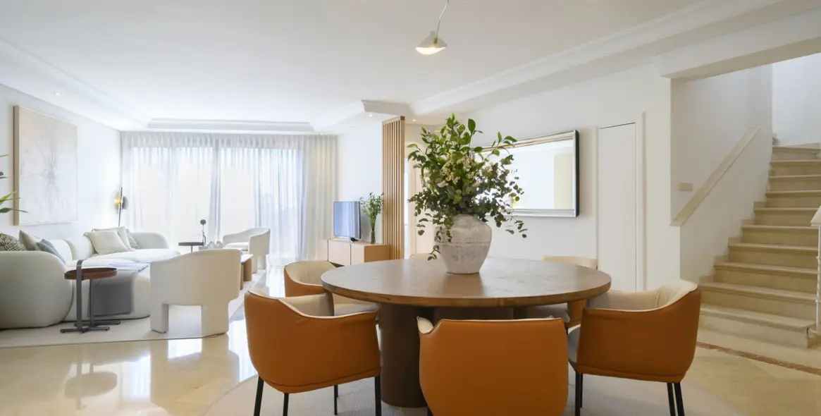 Sale of penthouse in Estepona (district Estepona) 2