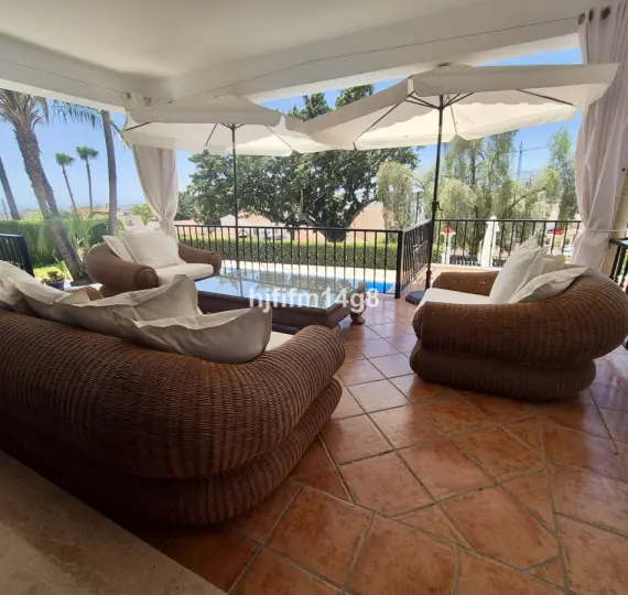 Venta de villa independiente en La Campana