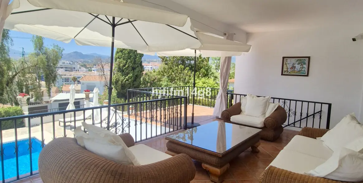 Venta de villa independiente en La Campana 4