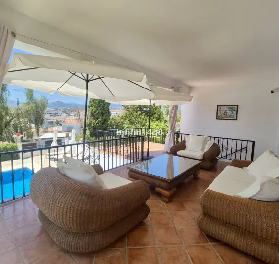 Venta de villa independiente en La Campana