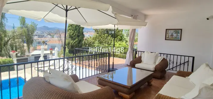 Venta de villa independiente en La Campana 3