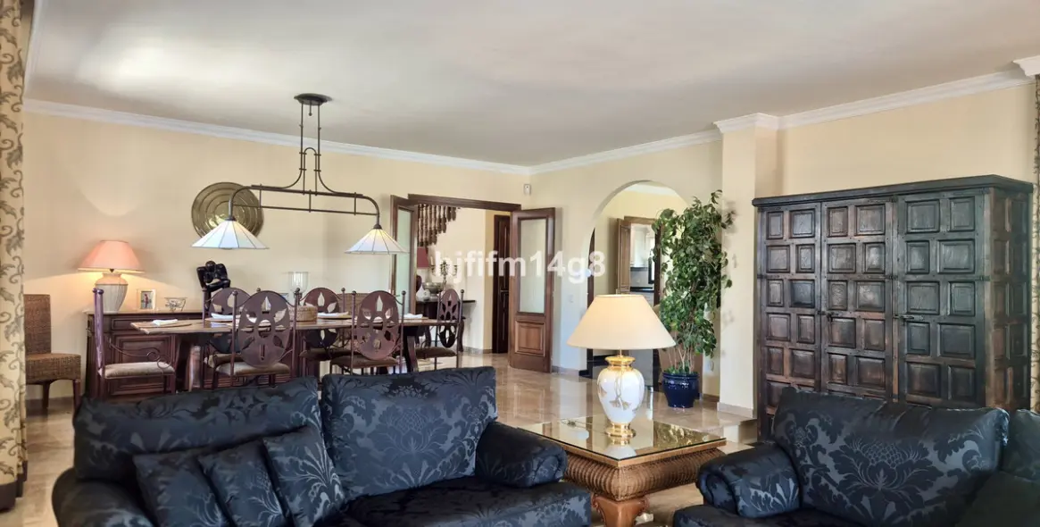 Venta de villa independiente en La Campana 5