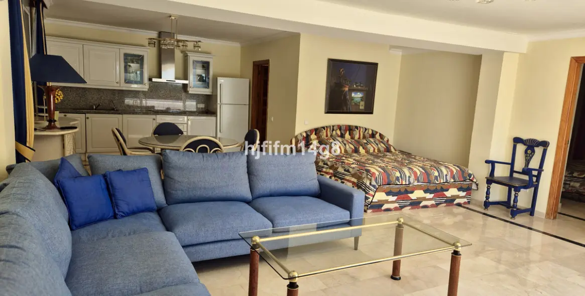 Venta de villa independiente en La Campana 8