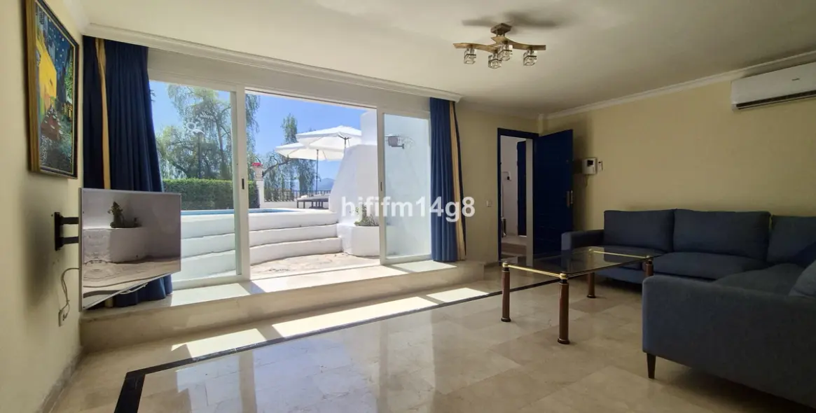 Venta de villa independiente en La Campana 9