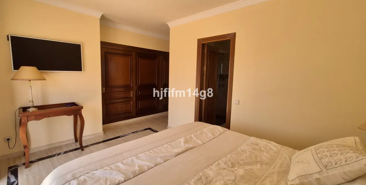 Venta de villa independiente en La Campana 11