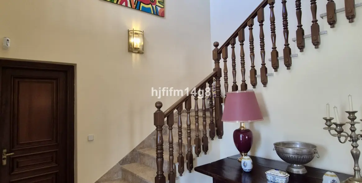 Venta de villa independiente en La Campana 16