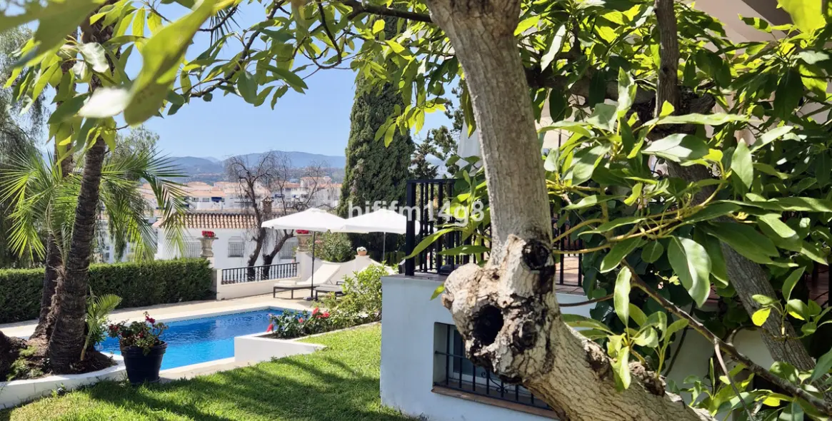 Venta de villa independiente en La Campana 20