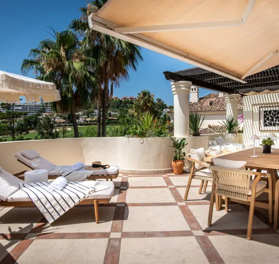 Продажа двухуровневого пентхауса в Nueva Andalucía