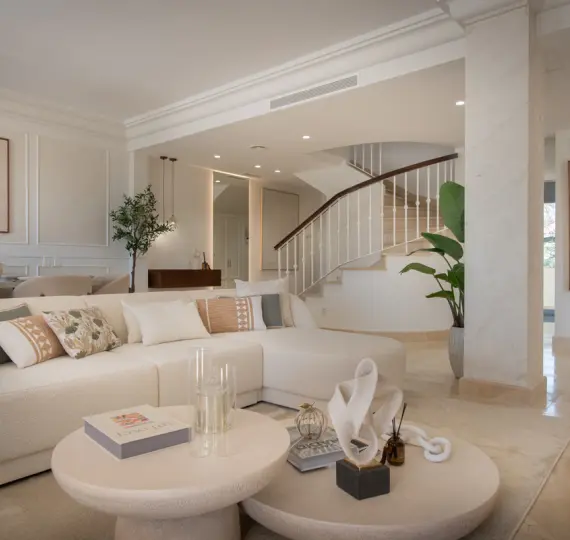 Продажа двухуровневого пентхауса в Nueva Andalucía