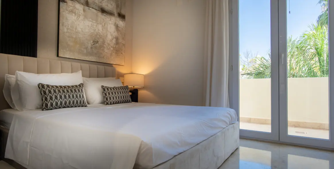 Venta de ático dúplex en Nueva Andalucía 14