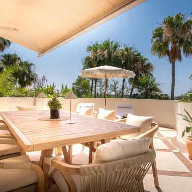 Sale of penthouse duplex in Nueva Andalucía