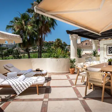 Sale of penthouse duplex in Nueva Andalucía