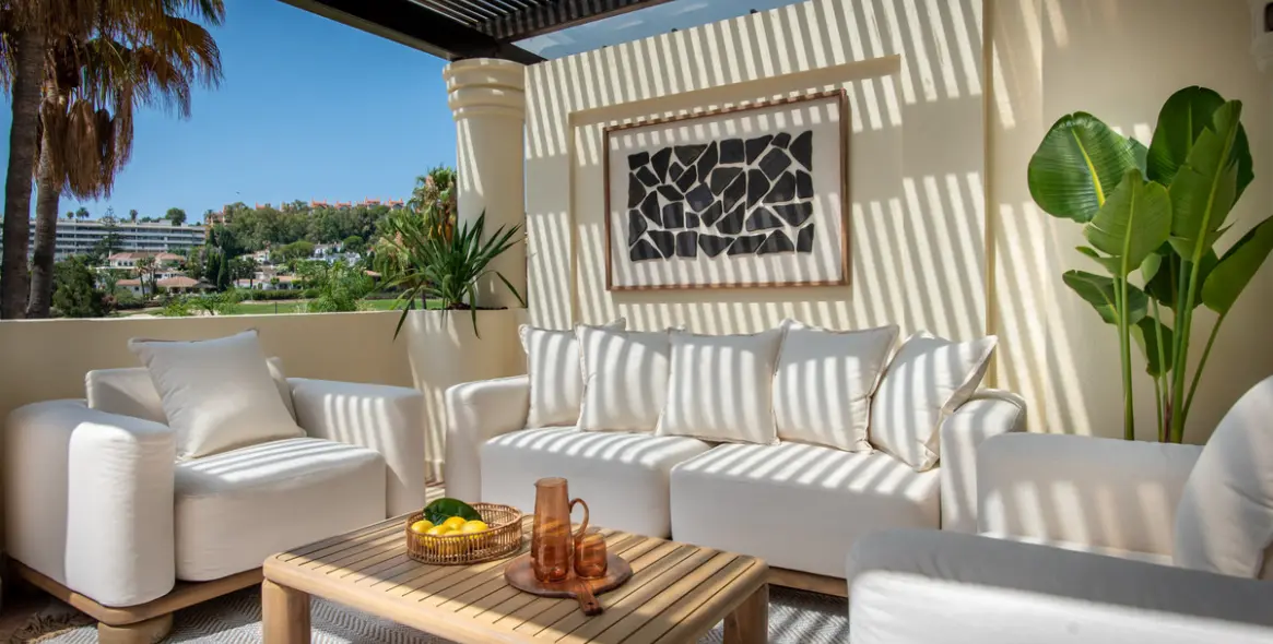 Sale of penthouse duplex in Nueva Andalucía 19