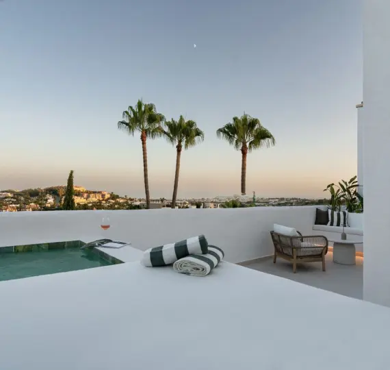 Продажа двухуровневого пентхауса в Nueva Andalucía