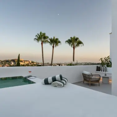 Sale of penthouse duplex in Nueva Andalucía