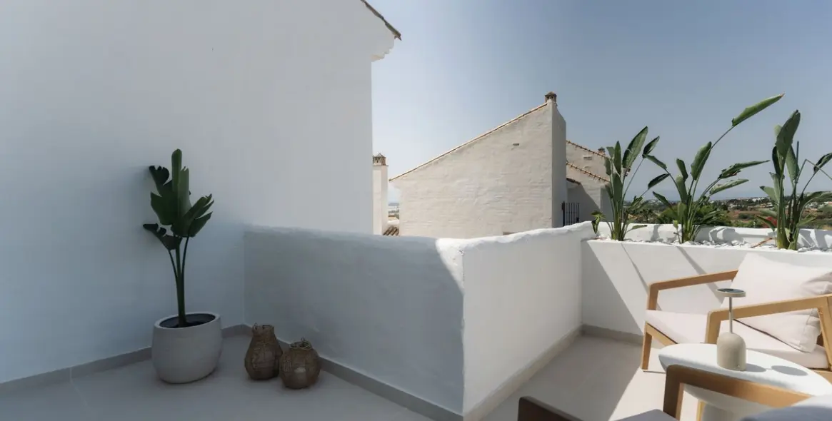 Sale of penthouse duplex in Nueva Andalucía 13