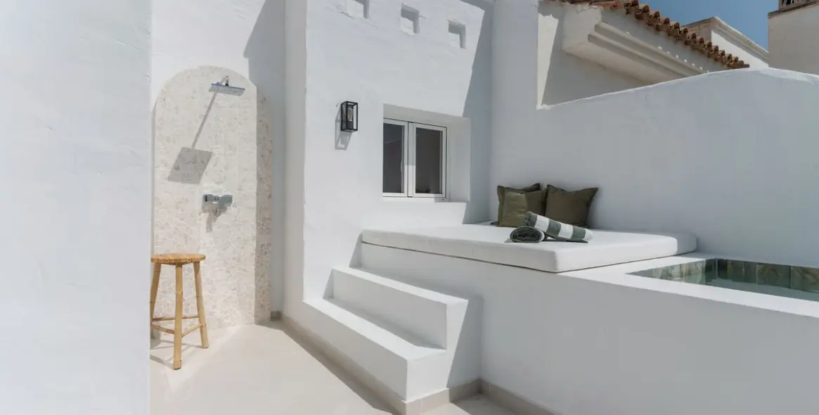 Sale of penthouse duplex in Nueva Andalucía 16