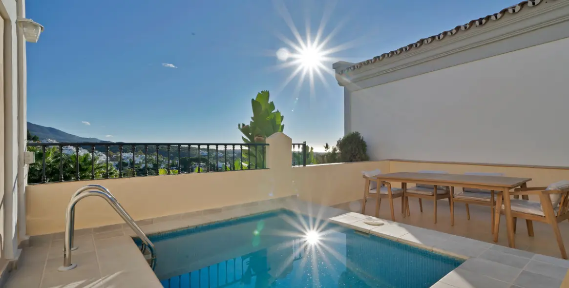 Sale of townhouse in Marbella (district Marbella) 1