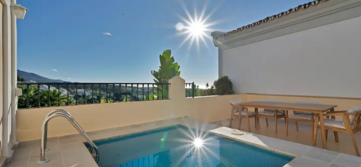 Townhouse R5189632 0