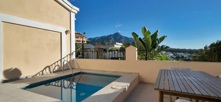 Townhouse R5189632 1