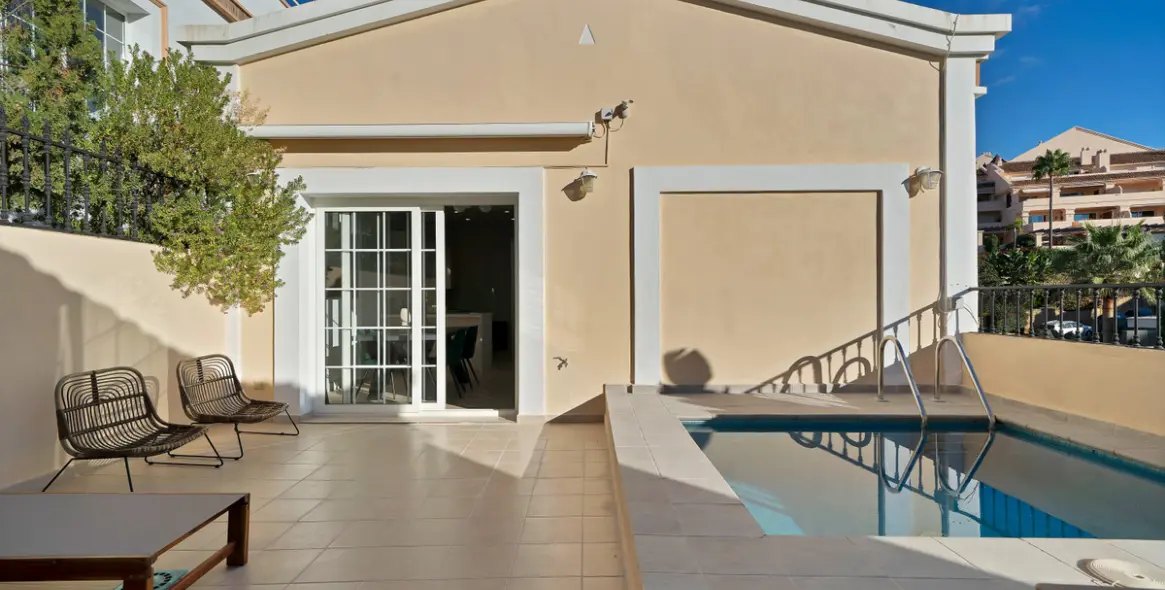 Sale of townhouse in Marbella (district Marbella) 3