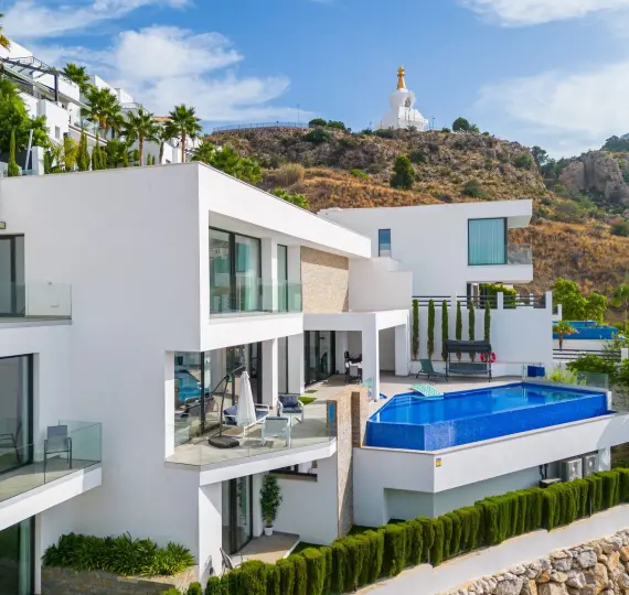 Продажа  отдельно стоящей виллы в Benalmadena Costa