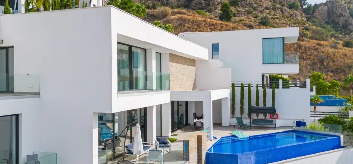 Продажа  отдельно стоящей виллы в Benalmadena Costa 3