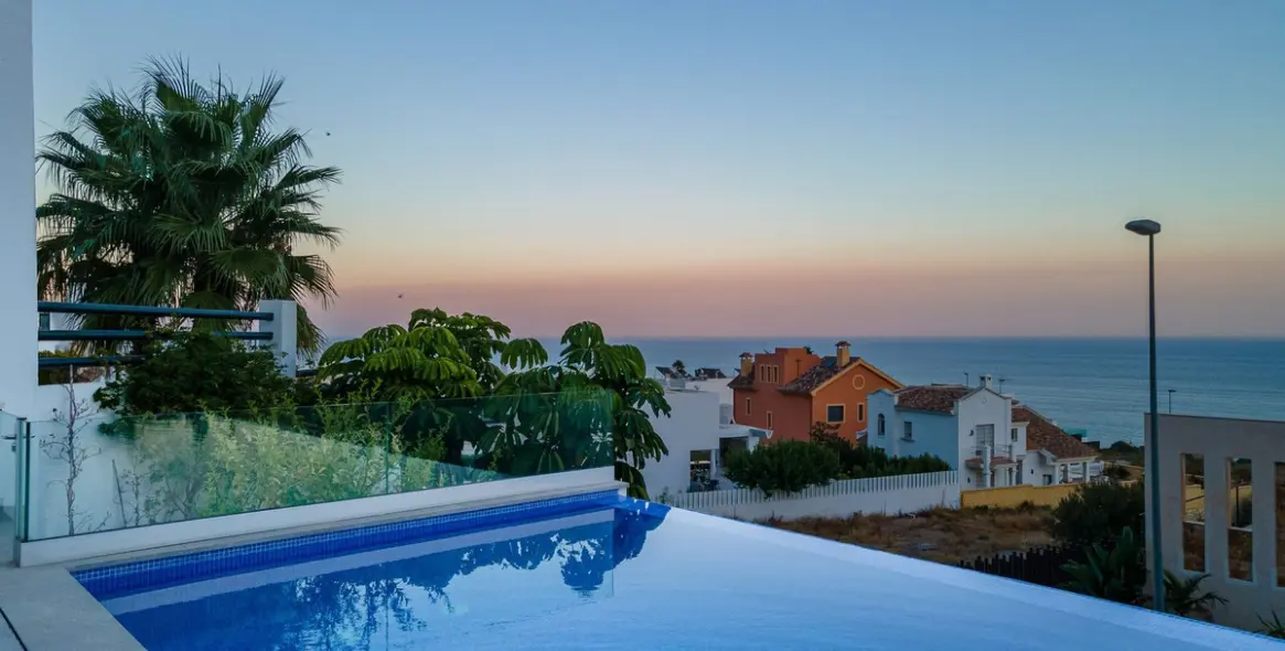 Продажа  отдельно стоящей виллы в Benalmadena Costa 5