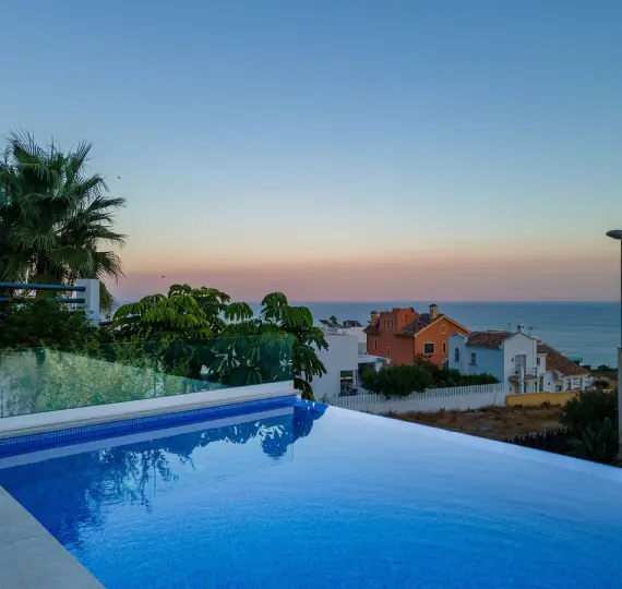 Продажа  отдельно стоящей виллы в Benalmadena Costa