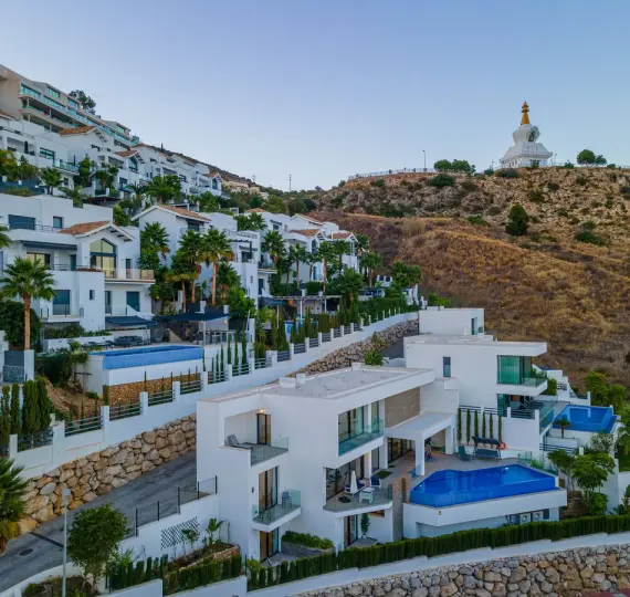 Продажа  отдельно стоящей виллы в Benalmadena Costa