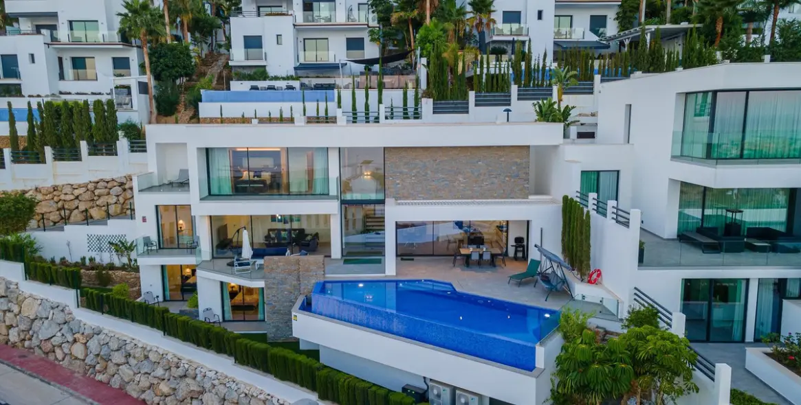 Продажа  отдельно стоящей виллы в Benalmadena Costa 7