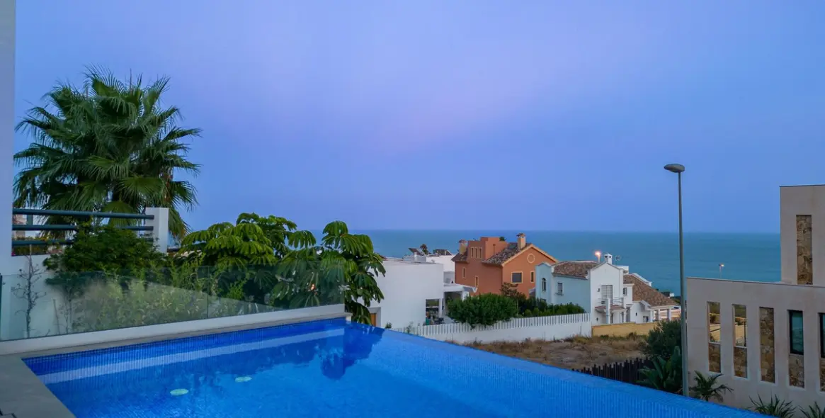 Продажа  отдельно стоящей виллы в Benalmadena Costa 8