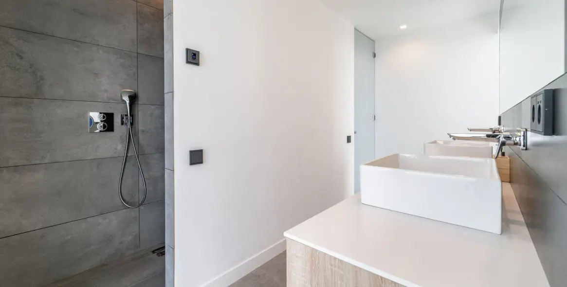 Продажа  отдельно стоящей виллы в Benalmadena Costa 10