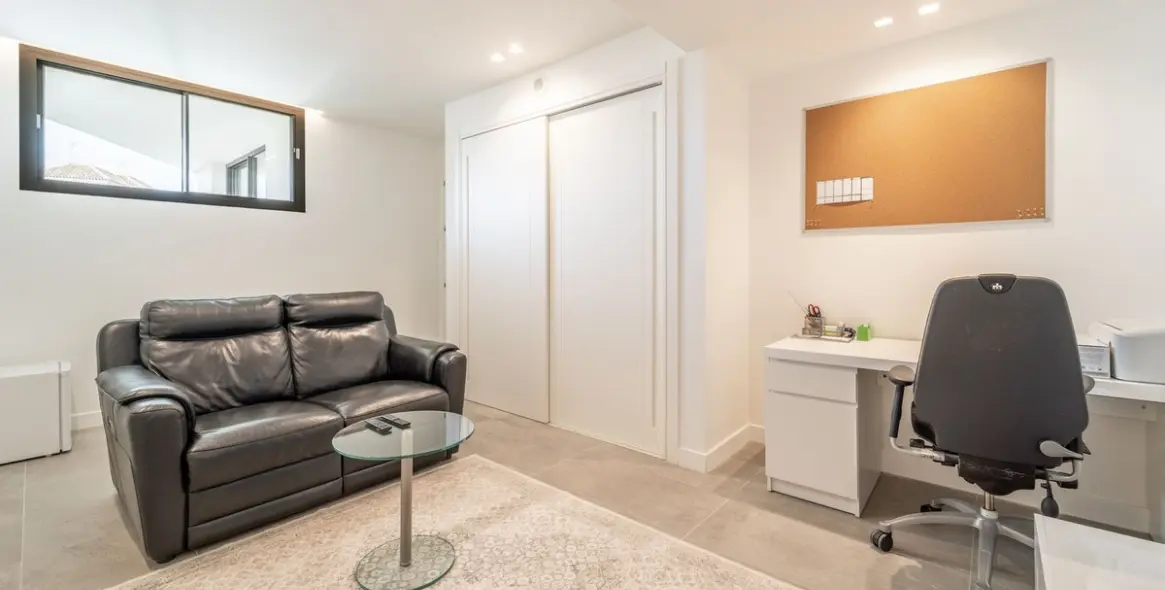 Продажа  отдельно стоящей виллы в Benalmadena Costa 13