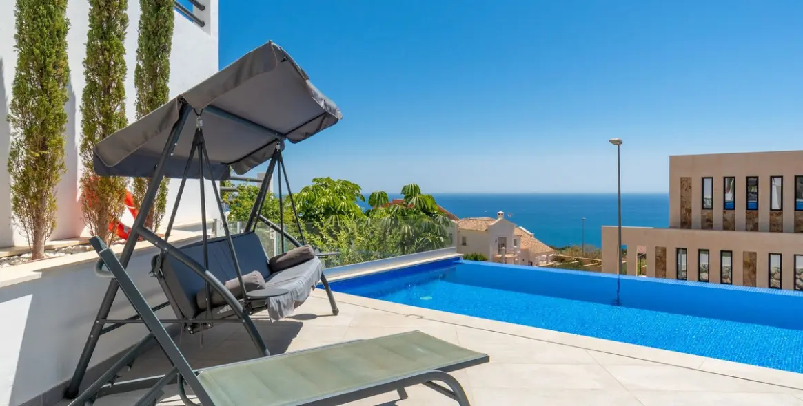 Продажа  отдельно стоящей виллы в Benalmadena Costa 27