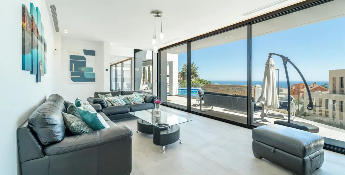 Продажа  отдельно стоящей виллы в Benalmadena Costa 31