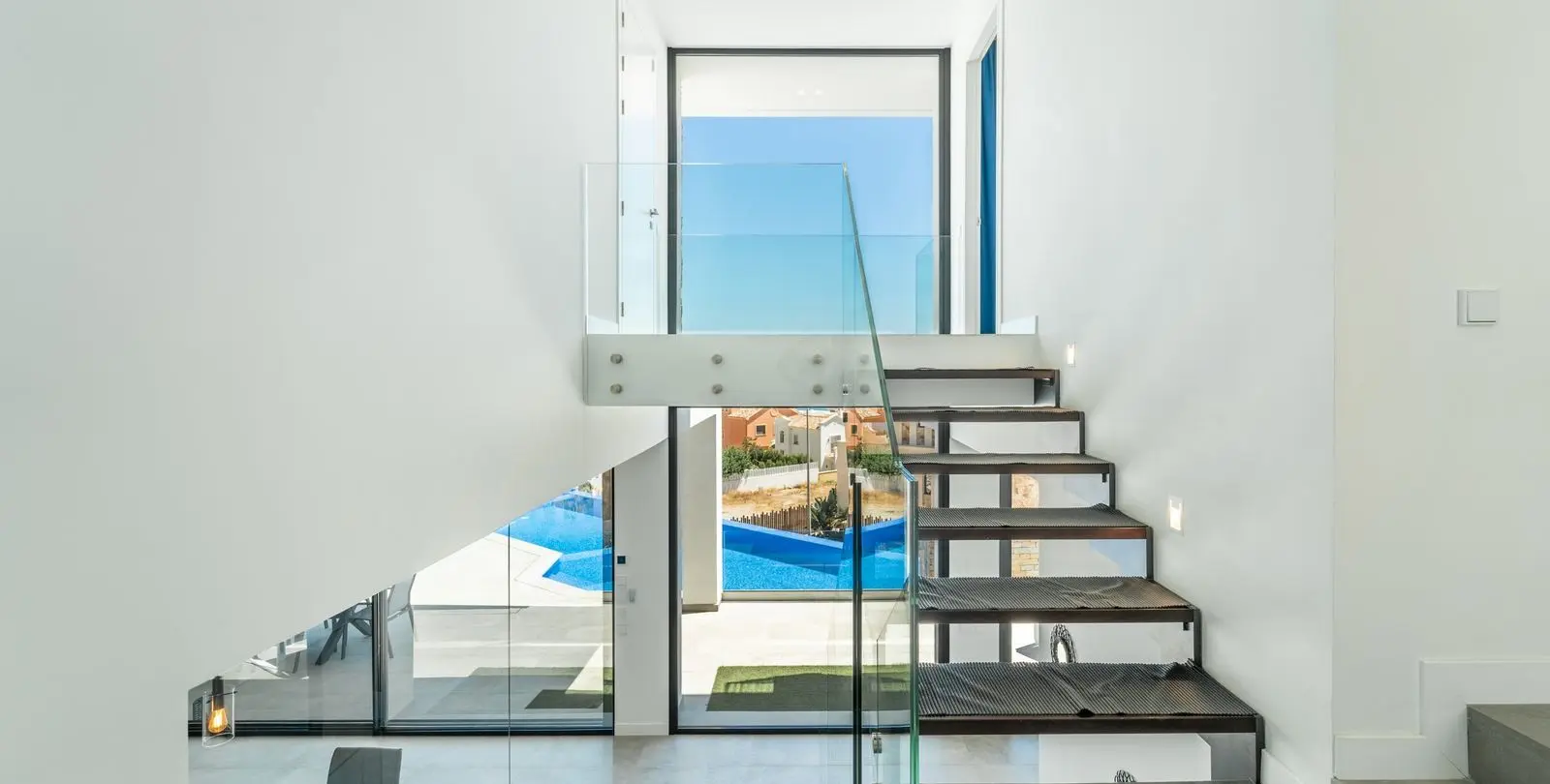 Продажа  отдельно стоящей виллы в Benalmadena Costa 38