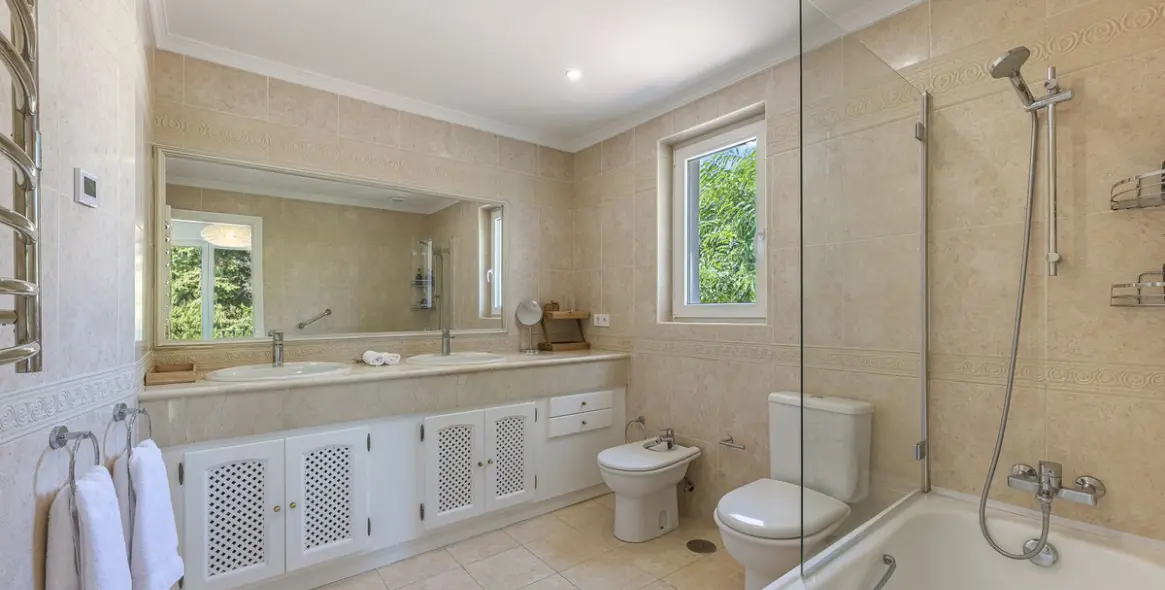 Venta de villa independiente en Sotogrande Costa 14