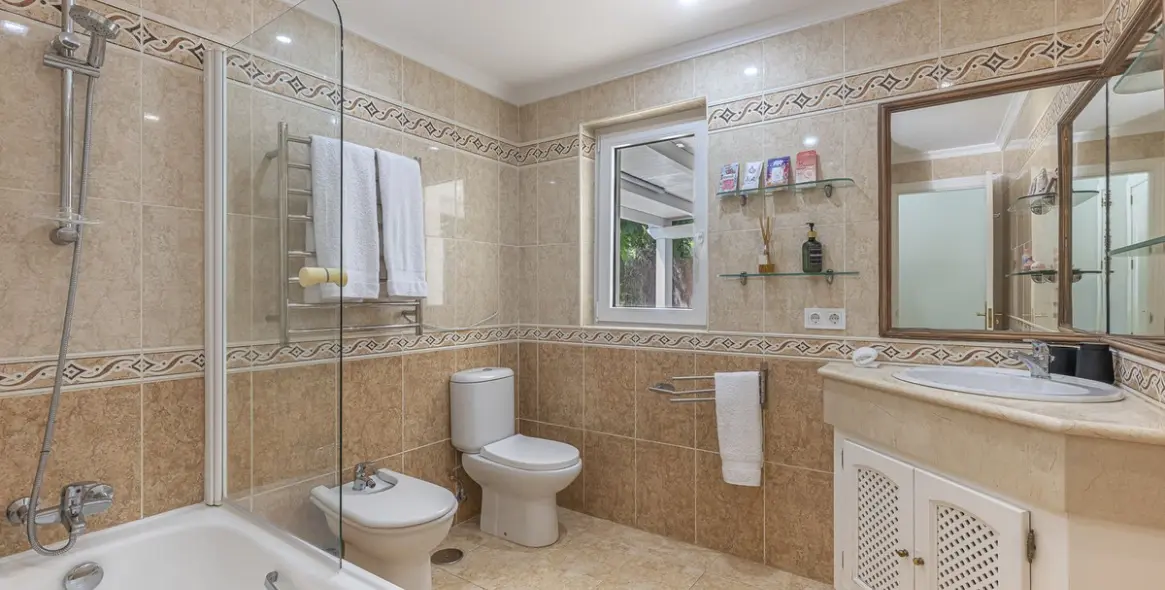 Venta de villa independiente en Sotogrande Costa 17