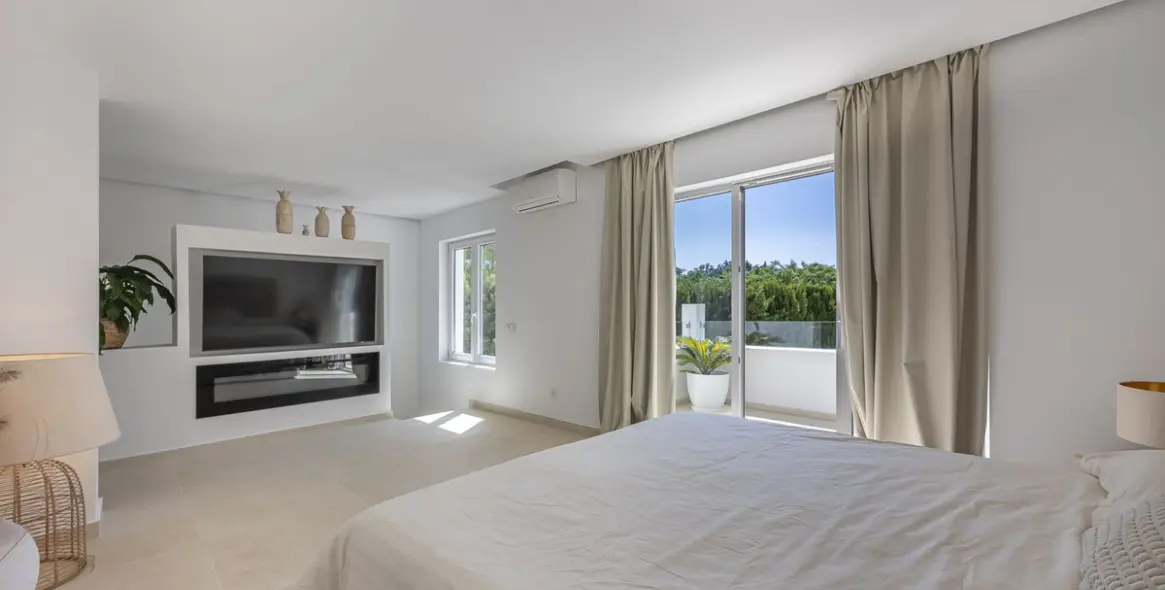 Venta de villa independiente en Sotogrande Costa 19