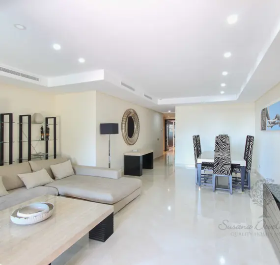 Venta de apartamento en planta baja en Puerto Banús