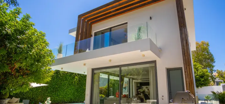 Venta de villa independiente en Estepona 1