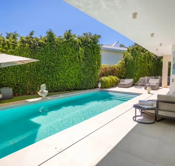 Venta de villa independiente en Estepona