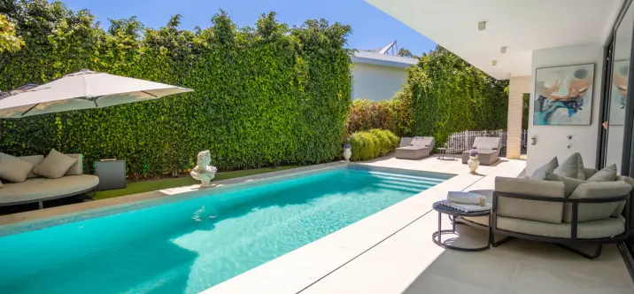 Venta de villa independiente en Estepona 2