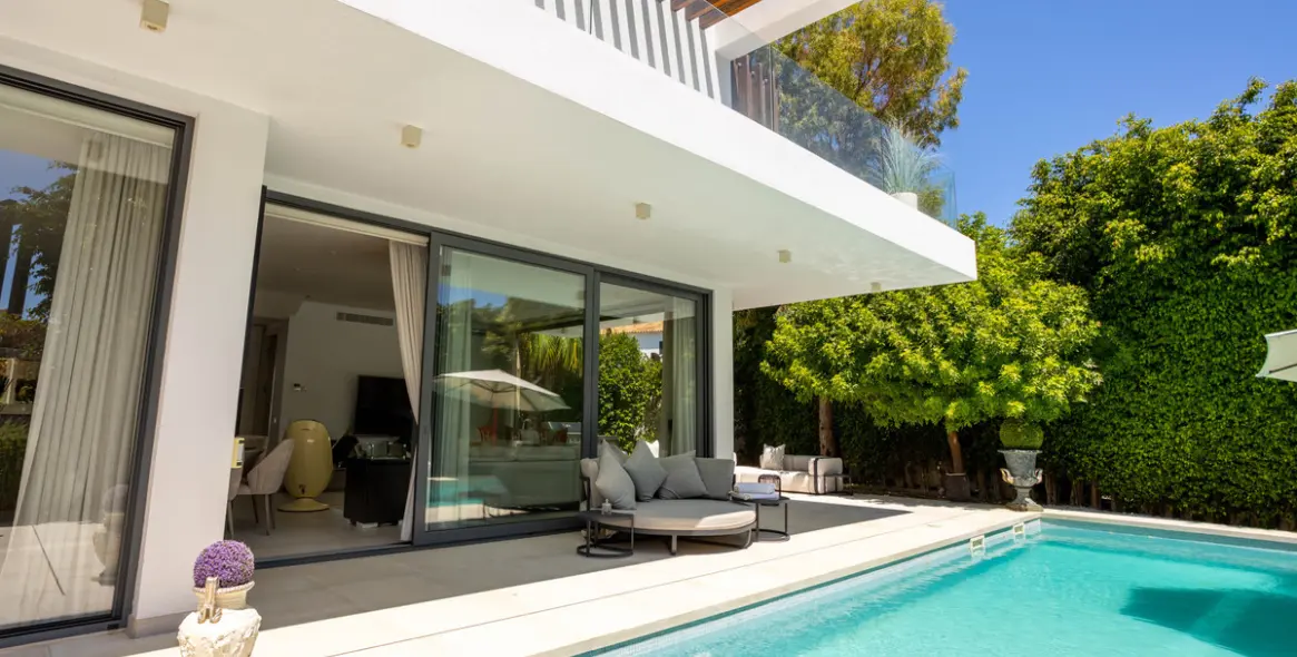 Продажа  отдельно стоящей виллы в Estepona 7