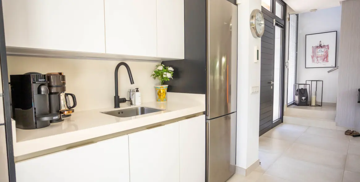 Продажа  отдельно стоящей виллы в Estepona 13