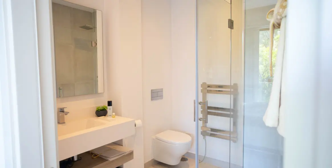 Продажа  отдельно стоящей виллы в Estepona 14