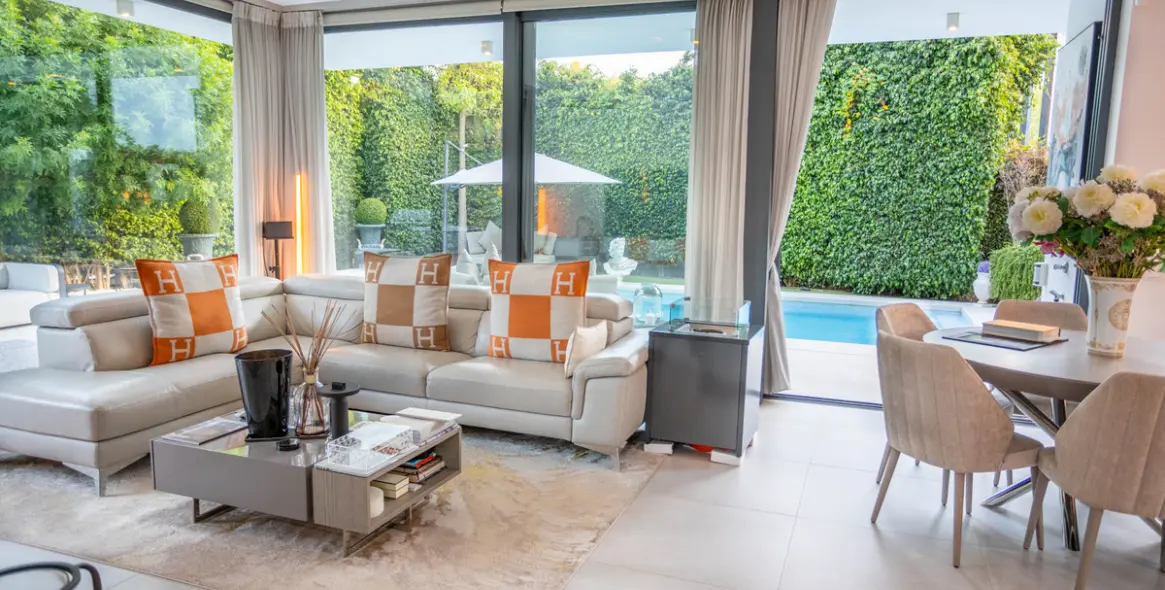 Продажа  отдельно стоящей виллы в Estepona 20