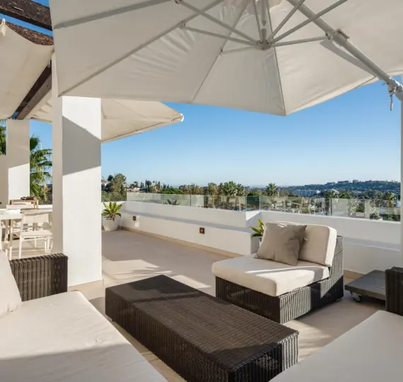 Продажа двухуровневого пентхауса в Nueva Andalucía