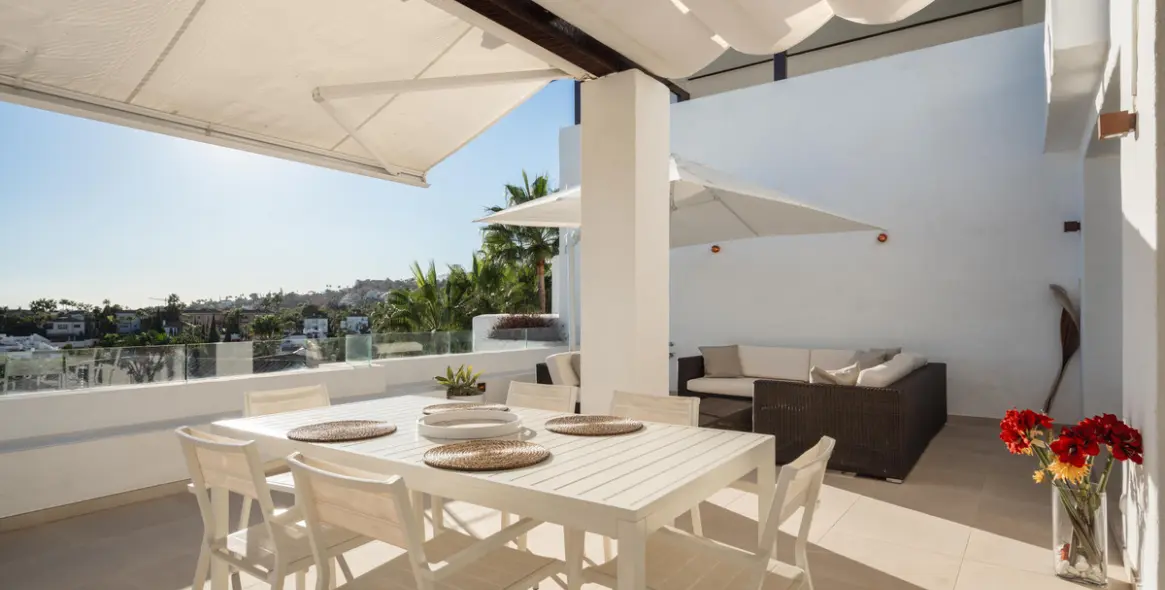 Продажа двухуровневого пентхауса в Nueva Andalucía 3